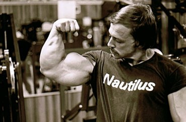 casey_viator_nautilus_flexing-650x429